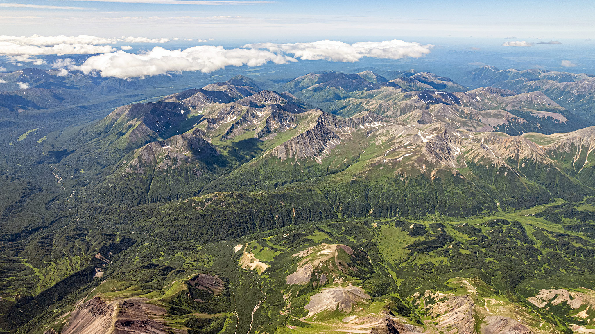 Вулкан и озеро Хангар, Камчатка (Volcano and Lake Khangar, Kamchatka)